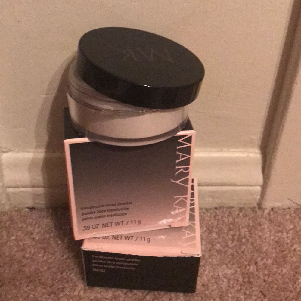 Translucent Loose Powders